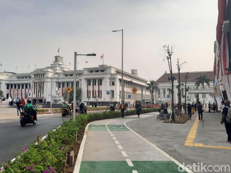 Kota Tua Kota Masa Depan, Trotoarnya Lebar Banget!