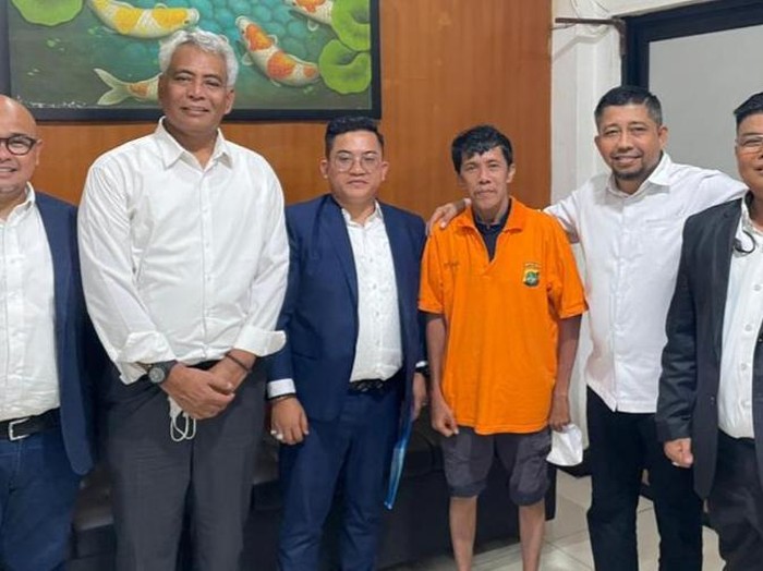 Pengacara menemui Masril di Polda Metro Jaya beberapa waktu lalu (Dok pengacara Masril)