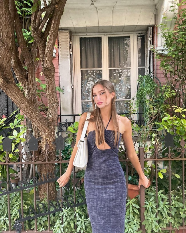 Sedangkan ibu kandung Mathilde Pinault itu lebih tertutup dengan kehidupannya dan jarang terlihat di publik. Foto: Instagram Mathilde Pinault