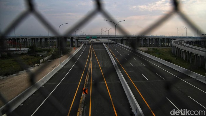 Menanti Dibukanya Jalan Tol Cibitung-Cilincing Menteri Pekerjaan Umum dan Perumahan Rakyat (PUPR) Basuki Hadimuljono menyatakan pembangunan Seksi 1 hingga 3 Ruas Tol Cibitung-Cilincing sudah selesai.