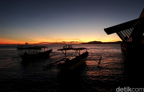 Pulau Bunaken punya satu tempat untuk melihat sunrise terbaik yaitu Dermaga Bunaken Negeri. (Bonauli/detikcom)