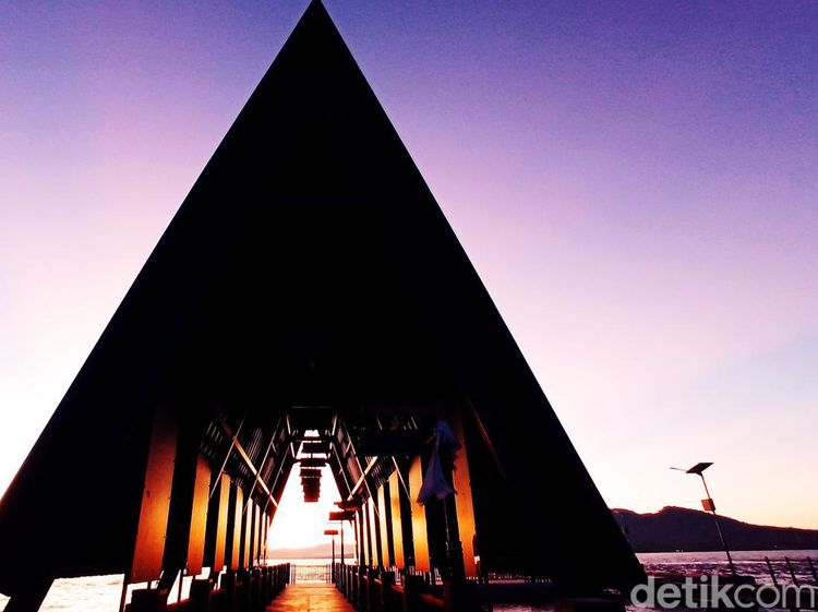 Cantiknya Sunrise Bunaken, Yang Lain Lewat!