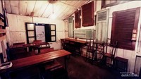 Situasi dalam kedai yang cenderung vintage dan klasik