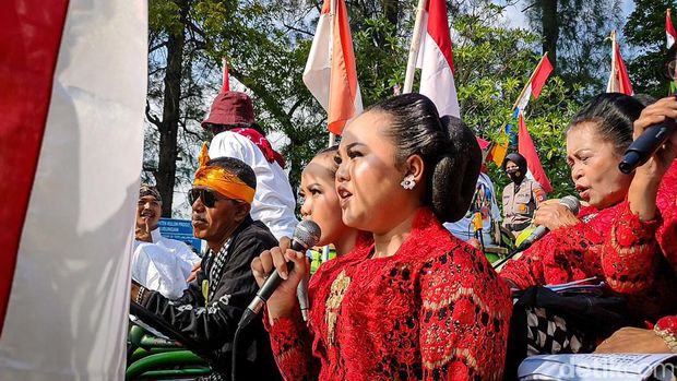 Arak-arakan Parade Gamelan Nusantara di Kabupaten Kulon Progo, DIY, Jumat (26/8/2022).