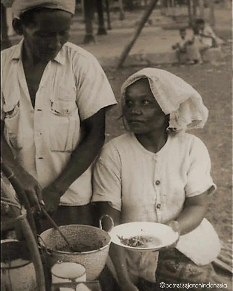 Penjual makanan jaman dulu