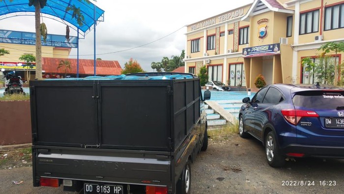 Polisi menggagalkan penyelundupan BBM subsidi jenis solar di Kabupaten Bone, Sulawesi Selatan (Sulsel).