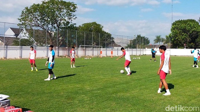 PSM Makassar latihan di Stadion Kalegowa jelang menghadapi Persib Bandung di Liga 1