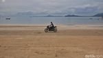 Putihnya Pasir di Pantai Padang Melang Anambas