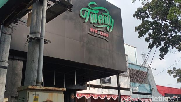 reklame ajakan minum alkohol di kota malang