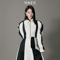 Shin Min Ah pun mengungkapkan keinginannya main film bersama Gong Hyo Jin untuk ketiga kalinya. “Aku ingin kita syuting film lain seperti ini bersama-sama.” Foto: Instagram