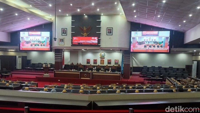 Kondisi ruangan paripurna DPRD Sulsel.