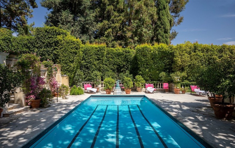 Rumah mewah bos Tinder