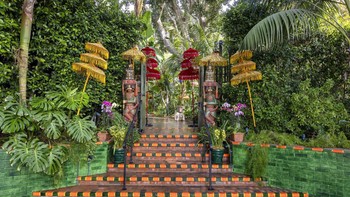 Salah satu halamannya ada yang bergaya Bali. Foto: Hilton Hyland