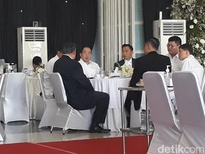 SBY, AHY, dan Ibas Melayat Istri Lukminto Pendiri Sritex di Thiong Ting Solo
