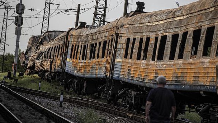 Rusia Bombardir Stasiun Kereta di Ukraina, 25 Orang Tewas, Ini Fotonya