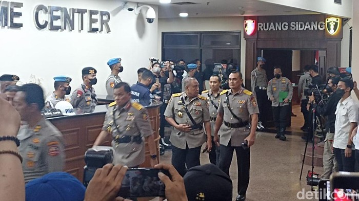 Suasana di depan ruang sidang etik Ferdy Sambo