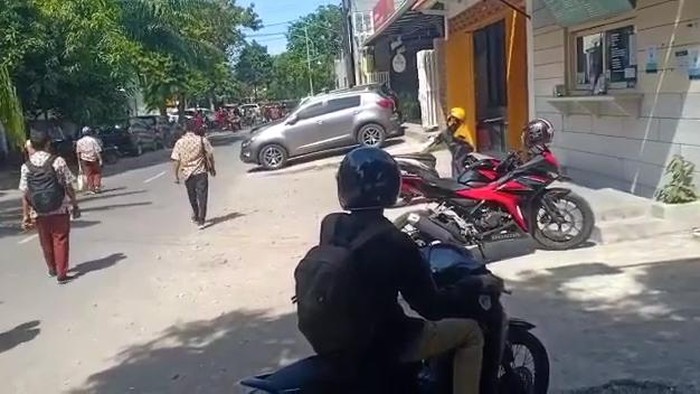 Tawuran pelajar Surabaya