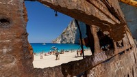 Pada tahun 2018, pantai ini dinobatkan sebagai pantai terbaik dunia dalam jajak pendapat oleh para jurnalis.