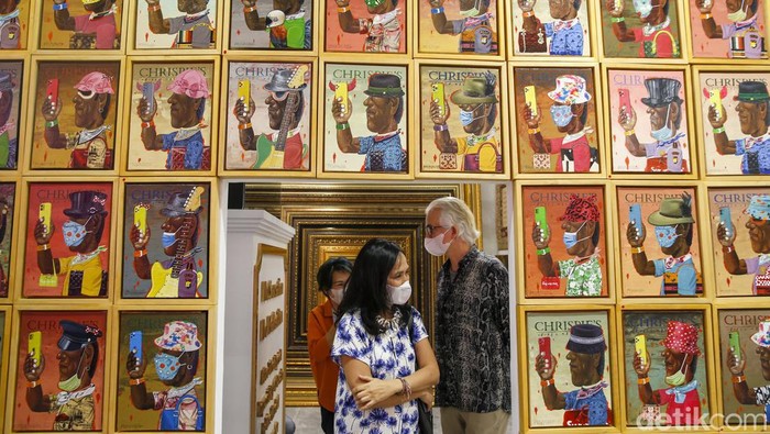 Terpukau Ragam Instalasi di Art Jakarta 2022 Art Jakarta 2022 kembali digelar Jakarta Convention Center (JCC), Jumat (26/8/2022). Pameran ini didaulat menjadi pembuka pekan seni rupa internasional lho.