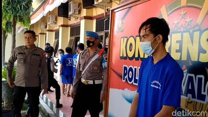 Tersangkap dukun palsu di Mapolres Pekalongan, Jumat (26/8/2022).