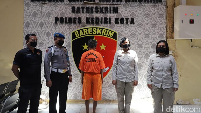 TM, kakek cabul perkosa cucunya hingga hamil di Kediri