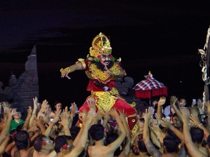 7 Upacara Adat Bali yang Menarik dan Penuh Makna