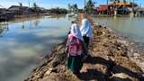 Kerja Keras Perbaiki Pendidikan di Tengah Banjir Rob Muara Gembong