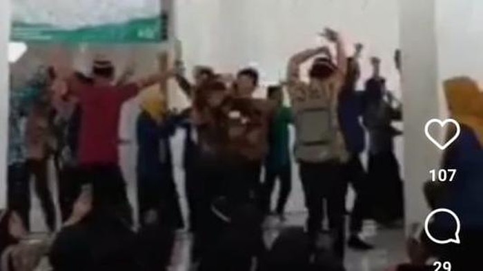 Video viral mahasiswa joget di masjid diduga di UIN KHAS Jember