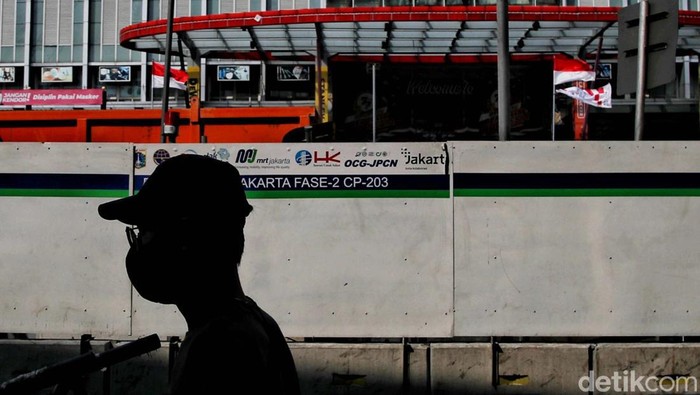 Menko Perekonomian Airlangga Hartarto mengatakan biaya untuk membangun MRT fase II Bundaran HI-Jakarta Kota membengkak. Dari Rp 22,5 triliun jadi Rp 26 triliun.