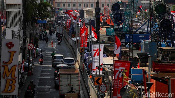 Ya Ampun! Biaya Pembangunan MRT Fase 2 Membengkak Menko Perekonomian Airlangga Hartarto mengatakan biaya untuk membangun MRT fase II Bundaran HI-Jakarta Kota membengkak. Dari Rp 22,5 triliun jadi Rp 26 triliun.