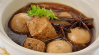 Mau bikin hidangan sederhana tapi enak? Telur dan tahu bumbu kecap ini jadi pilihan pas. Sentuhan rempah berupa cengkih dan bunga lawang bikin rasanya makin sedap. Contek di sini untuk resepnya. Foto: iStock