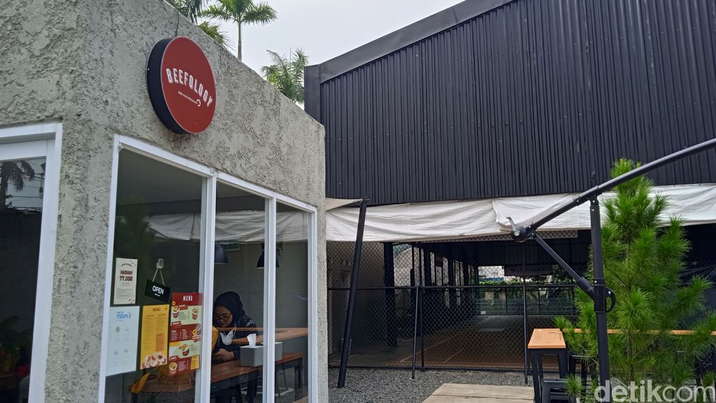 Empuk Juicy Rice Bowl Saikoro Punya Arya Saloka dan Putri Anne