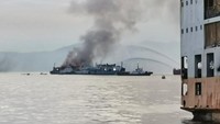 Kapal feri dengan nama M/V Asia Philippines itu tercatat membawa 49 penumpang dan 38 awak kapal saat kebakaran terjadi pada Jumat (26/8) waktu setempat.