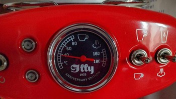 Mesin kopi panas tanpa dihidupkan. Foto: Reddit via Boredpanda