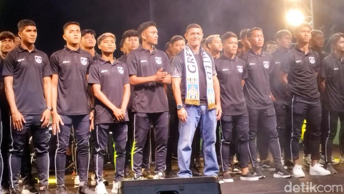 Gresik United (GU) launching jersey dan tim untuk mengarugi Liga 2 2022/2023. Selain itu, klub berjuluk Laskar Joko Samudro juga mengenalkan Pelatih Gomes De Oliviera.