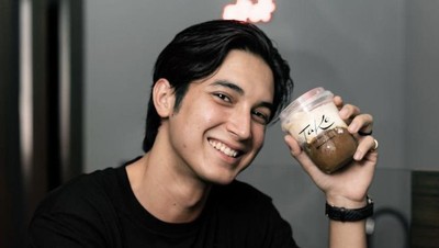 Junior Roberts, Aktor Tampan yang Punya Bisnis Kopi Susu dan Sate Taichan