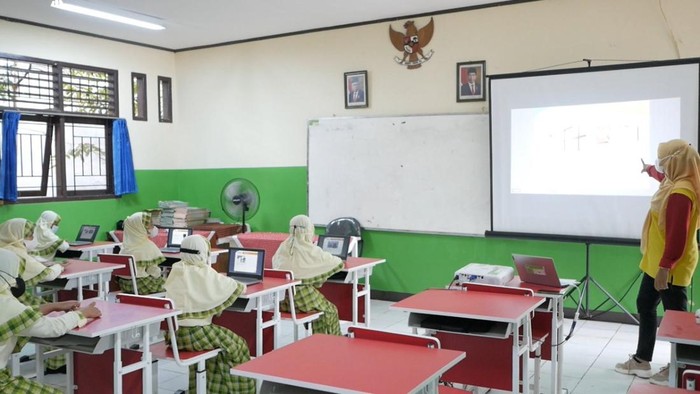 Kelas Pintar, platform belajar online, terpilih sebagai salah satu dari 19 Mitra Pembangunan Kementerian Pendidikan, Kebudayaan, Riset, dan Teknologi (Kemendikbudristek) dalam mempercepat, memfasilitasi, dan menguatkan Impelementasi Kurikulum Merdeka (IKM) di seluruh Indonesia.