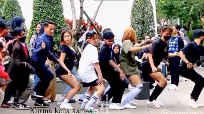 Bocah Citayam joget