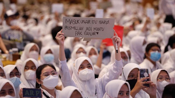 Mahasiswa baru Unair