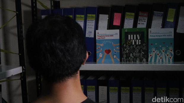 Mantan pria PSK di Bandung yang positif tertular HIV.