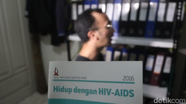 Mantan pria PSK di Bandung yang positif tertular HIV.