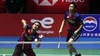 Gim pertama dimenangi Hendra/Ahsan dengan skor ketat 23-21. Fajar/Rian balas menangi gim kedua 21-12 dengan skor meyakinkan. Gim ketiga dimiliki Hendra/Ahsan 21-16.