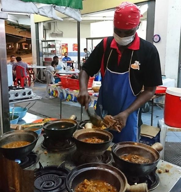 Ngeri! Penjual Nasi Ini Sajikan Olahan Daging Biawak