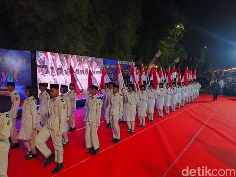 Penampilan di panggung utama Borobudur Night Carnival di Kecamatan Borobudur, Kabupaten Magelang, Sabtu (27/8/2022) malam.