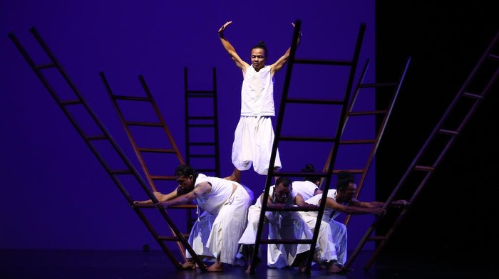 Pertunjukan Under the Volcano di Ciputra Artpreneur Theatre Digelar 27 Agustu pukul 16.00 dan 20.00 WIB.