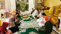 Roro Fitria dan suami juga rutin mengadakan syukuran untuk mendoakan buah hatinya. Berbagai suguhan lezat dihidangkan untuk para tamu yang datang. Foto: Instagram/roro.fitria1989
