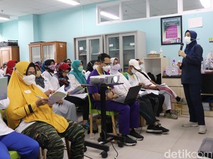 Tips Rawat Kesehatan Kulit Lansia dari Dokter Spesialis RSU dr Soetomo