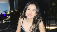 Namun, senyum Sandrinna Michelle dengan gingsulnya tetap terlihat sama dan manis. Foto: dok. Instagram Sandrinna Michelle