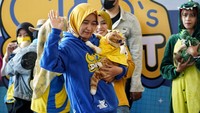 Salah satunya seperti membuat acara fashion show untuk kucing kesayangan anda. Tak hanya membuat kucing sehat dengan produk yang berkualitas, tetapi Cleo juga mengajak pemiliknya menikmati dan merasakan pengalaman seru yang menyenangkan bersama si mpus.