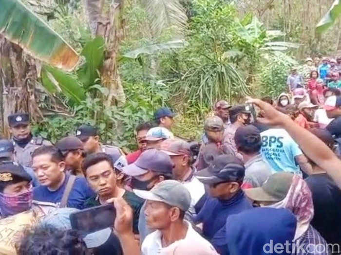 penolakan tambang emas banyuwangi